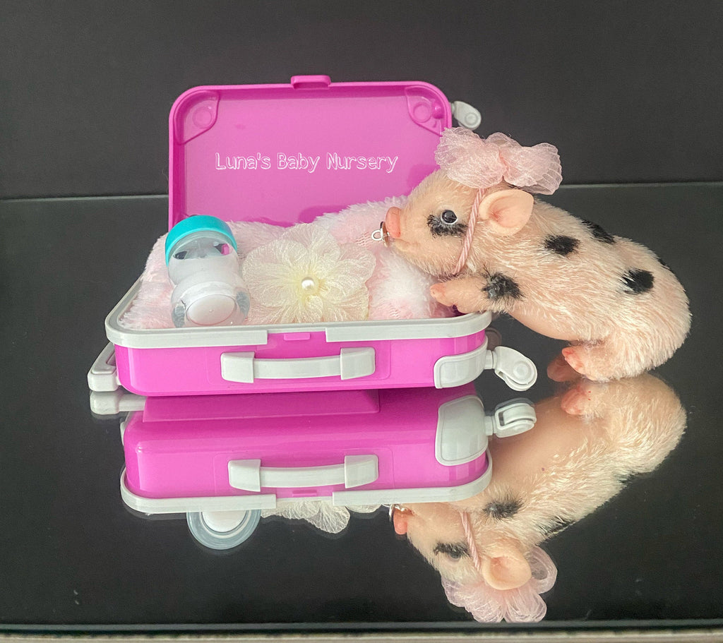 Silicone Pig Large travel suitcase - Animal & Accessories NOT included